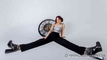 Llani lanceert single: “Ik hoop dat er ergens een gefrustreerde tiener op een zolderkamer mee kan schreeuwen”