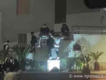 Baby gang profana statua padre Pio: il video choc