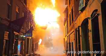 Ontstaan vuurzee Arnhem staat op camerabeelden: drie mannen lopen door Varkensstraat, enige tijd later brandt het stadshart