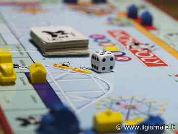 Via i contanti, arrivano carte di credito e App: ecco come cambia il Monopoly
