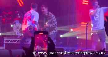 Aviva Studios crowd BOUNCING as Gary Neville performs with The Reytons