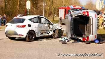 112-nieuws: auto op zijn kant na botsing • brandmelding blijkt barbecue