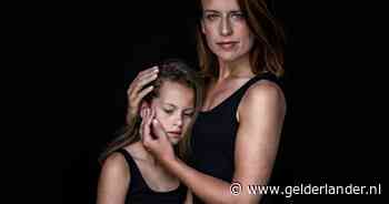 Mandy, het Mooiste Meisje van de Klas, had een geheim: ‘Opa zei: als dit uitkomt, gaan wij samen de gevangenis in’