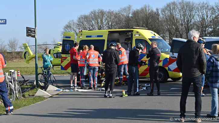 Wielrenster zwaargewond naar het ziekenhuis na aanrijding met auto