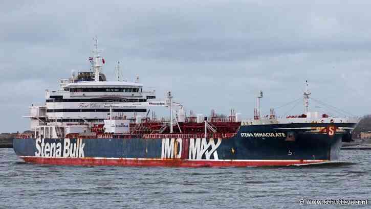 Tanker in brand na aanvaring met containerschip voor Engelse kust