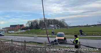 Car crashes into lamppost in Cambridgeshire town