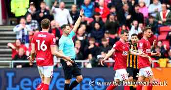 'Just kicked off' - Ex-Premier League referee wades into Joao Pedro Hull City red card debate