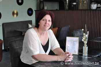 Karine (52) opent koffiehuisje in omgebouwde garage: “Altijd al mijn droom geweest om dit te doen”