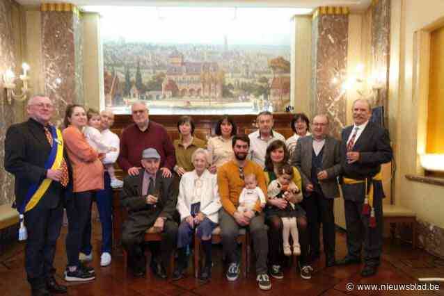 Henri en Lisette vieren 70 jaar huwelijk in het Brussels dialect