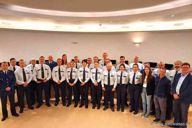 Lokers politiekorps verwelkomt nieuwe collega’s