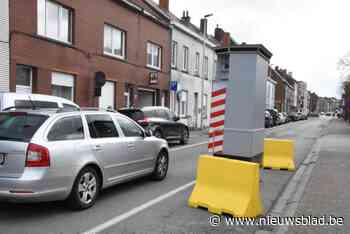 Superflitspaal ‘dikke Bertha’ verdwijnt uit straatbeeld: “Als de flitspaal verhuisde, ging de snelheid gewoon weer omhoog”