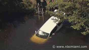 Juvenile arrested after stealing car, crashing into canal in Sunrise: Police