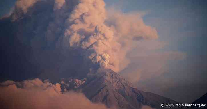 Vulkan in Guatemala stößt kilometerhohe Aschewolke aus