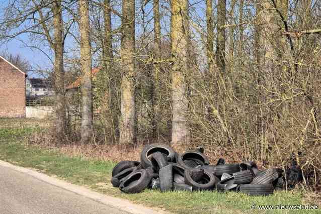 Tientallen autobanden gestort aan de Klauwstraat