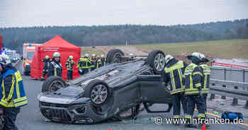 Auto überschlägt sich auf A3 bei Schlüsselfeld: Rettung erschwert