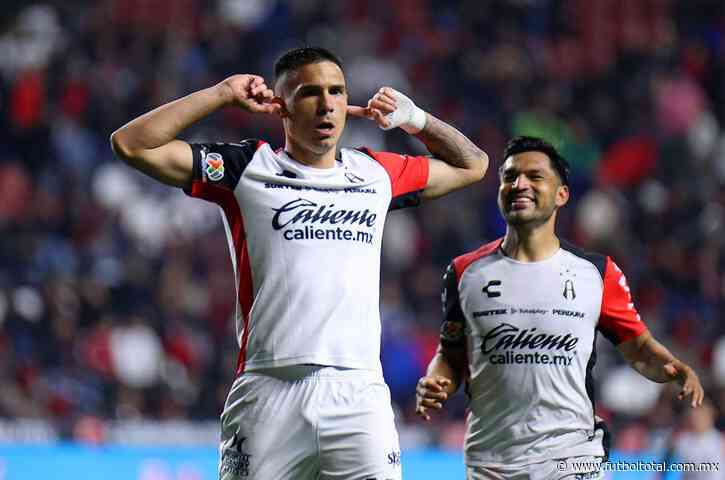 Uros Djurdjevic, con un flechazo sobre el técnico del Atlas
