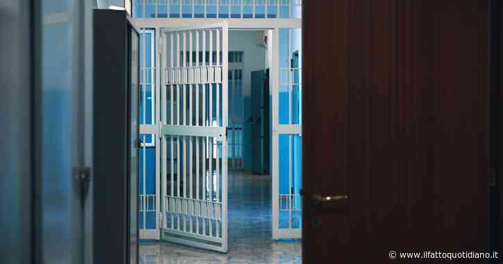 Rivolta nel carcere minorile Fornelli di Bari: sezioni occupate e tre agenti feriti. “Hanno cercato di rubare le chiavi per evadere”