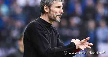 Van Bommel voert ‘mooi gesprek’ met NEC: ‘Ben aan het nadenken wat ik echt wil’