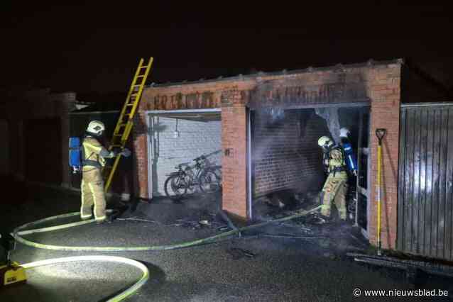 Garage brandt uit in Roeselare