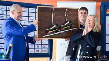 Denkwürdige Pressekonferenz: "Team Pechstein" versinkt im Jubelrausch und schlürft Champagner