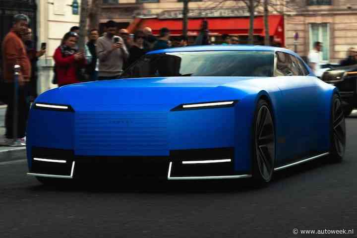 Jaguar Type 00 vertoont zich in het openbaar