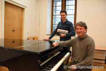 Deze muzikanten houden een concert van achttien (!) uur en daar hebben ze een heel goede reden voor: “We doen zelfs de nacht door”