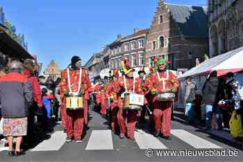 De Ridders van de Greun Rat vieren 50 jaar carnavalstoet met drie dagen feest