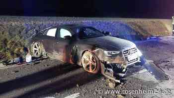 Plötzliche springt Reh vor Auto: Fahrer aus Kreis Traunstein hat Glück im Unglück