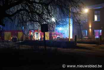 Houtafval vat vuur bij afvalverwerkend bedrijf