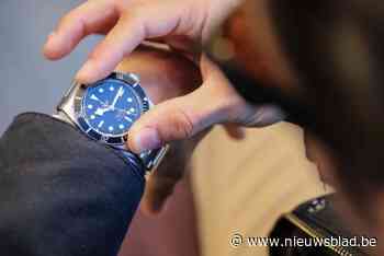 18-jarige man bedreigt vrouw met machete en steelt haar luxe-horloge: “Haar partner kon de verdachte vatten”