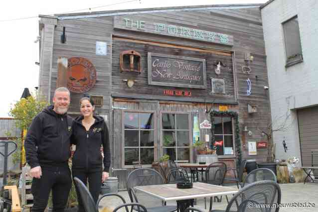 Ooit dé ontmoetingsplek van Merelbeke, met rij Harley-Davidsons voor de deur, nu roepen Kenneth (45) en Ellen (38) twaalf keer per jaar sfeer van Saloon Porky’s op: “Eerbetoon aan mijn vader”