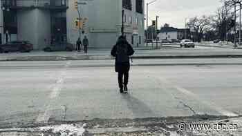 Pedestrians now have 5-second head start at nearly 100 downtown Winnipeg intersections