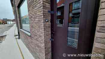 Walt (44) betrapt man in woning, slaat hem dood en belt zelf met de politie: “Ik heb de minnaar van mijn vrouw vermoord”