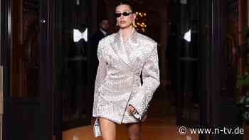 Ohne Justin auf der Fashion Week: Hailey Bieber macht ihr eigenes Ding