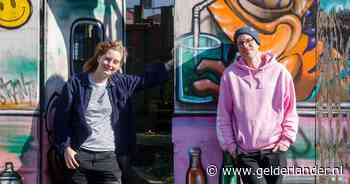 Clitteband en Vulvaverbond op de planken in Ede: feest waarbij het ‘best mag schuren’