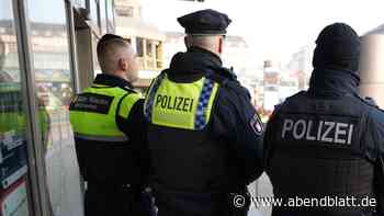 Großeinsatz am Bahnhof Altona: Polizei findet acht Messer