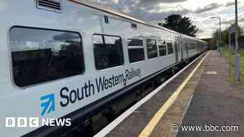 Met PC sacked for avoiding train fares