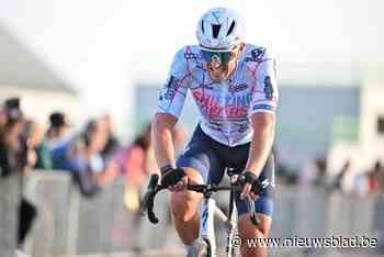 David Desmecht op het podium in Vollezele: “Helaas was het de laatste editie van mijn lievelingskoers”