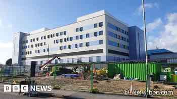 Hospital trust goes completely smoke free