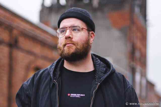 Mickaël (35) vindt kracht in kwetsbaarheid met nieuwe portretreeks: “We hoeven ons niet te schamen dat het soms minder gaat in het leven”