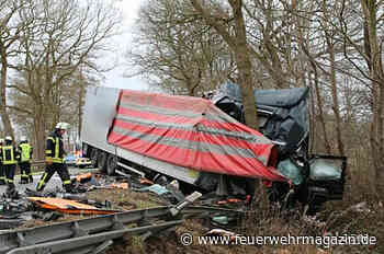 Lkw-Beifahrer stirbt bei schwerem Unfall