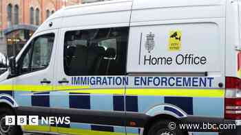 Suspected illegal workers arrested at pick-up spot