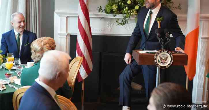 Trump, Vance und das Kleeblatt: Ganz von den Socken