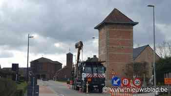 ‘Elektriciteitstoren’ gaat tegen de vlakte in centrum van Ellikom, nieuwe cabine komt in de plaats