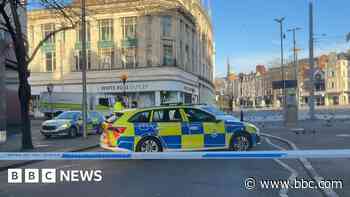 Package that shut roads 'was from e-scooter battery'