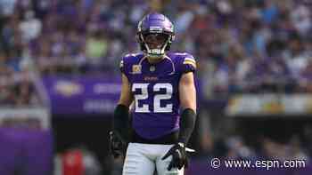Smith staying with Vikings on reworked contract