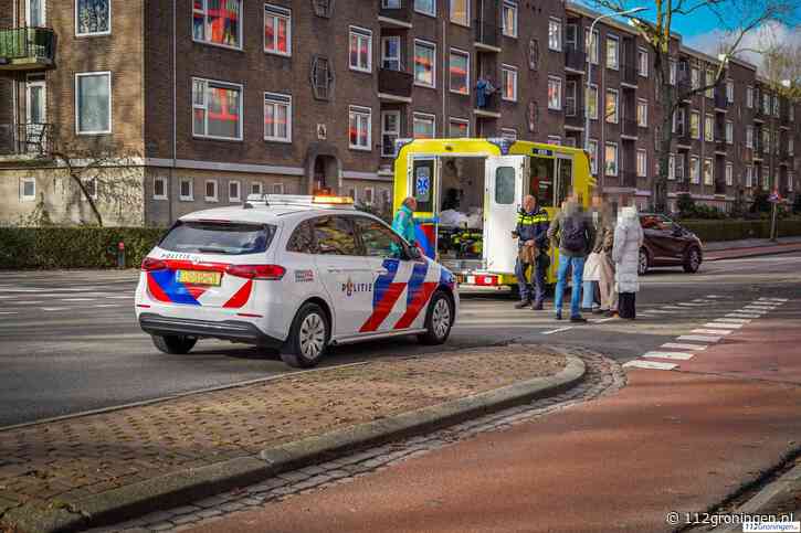 Twee fietsers komen in botsing op de Korreweg, 1 gewonde