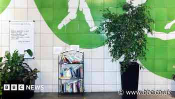 Tube station book swap ban 'ridiculous'