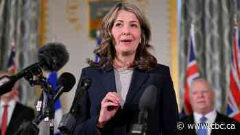 How does Danielle Smith's tariff strategy measure up to that of other premiers?