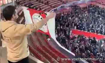 Ajax-fan krijgt bomvol PSV-vak met één liedje op de kast in Emirates Stadium
